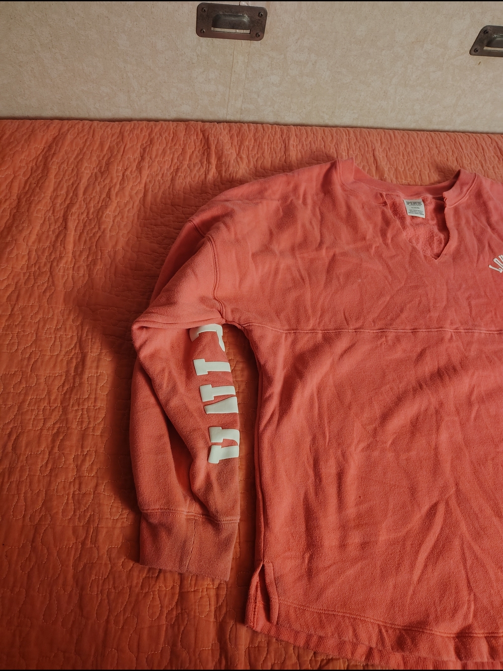 PINK Victoria's Secret Coral Short-Sleeve Crew with 'LOVE PINK' Logo - Picture 11 of 13